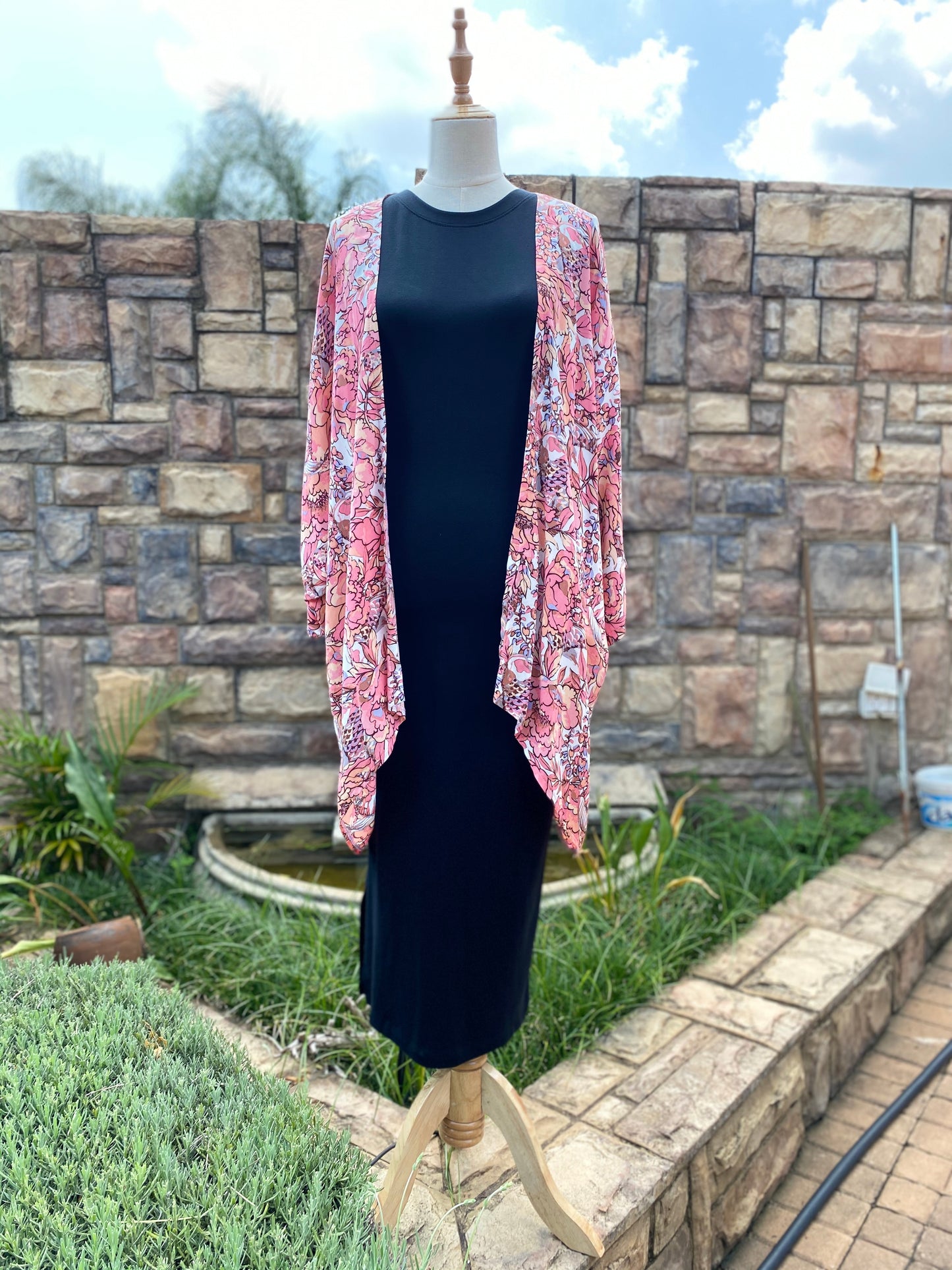 Pink Peonies Short Kimono - Dandelion Lifestyle